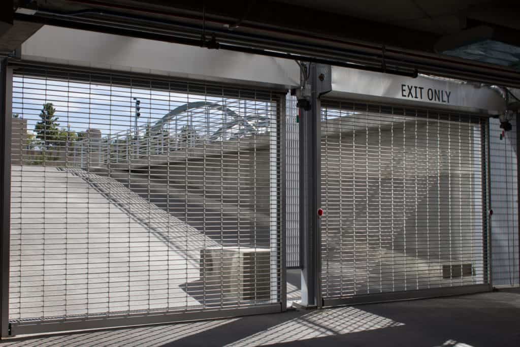Rolling gate